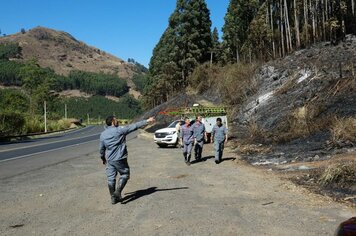 URGENTE Incêndio volta a atingir a mata de Águas da Prata    