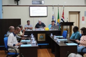 Vereadores aprovam projeto de resolução que readequa cargos do Legislativo    