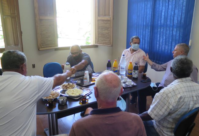 Presidente da Câmara Municipal de Águas da Prata recebe o deputado federal Paulo Teixeira (PT) em café da manhã, para tratar de demandas da cidade para 2022